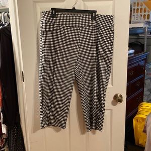 Ruby Road size 20 W black and white checkered capris
